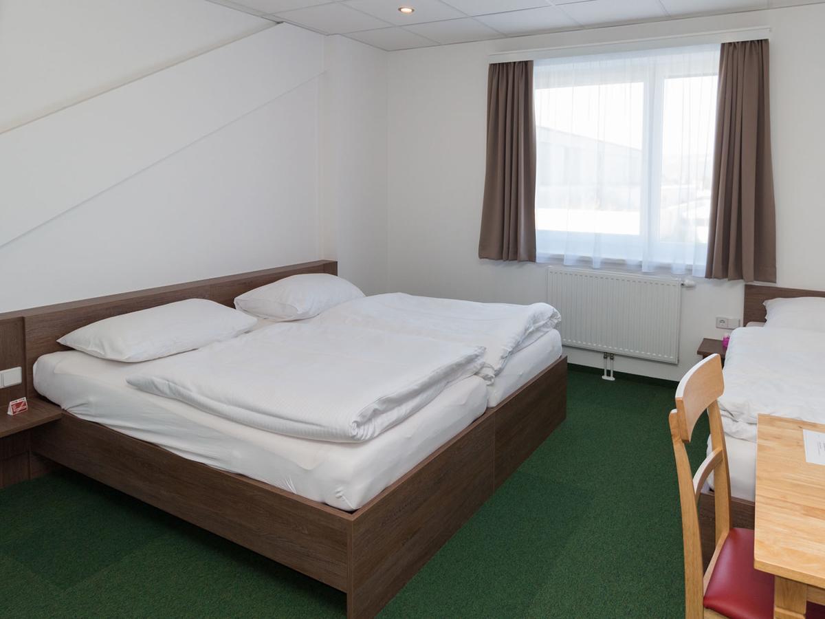 Winbudget "Bed&Breakfast" Винер-Нойштадт Экстерьер фото