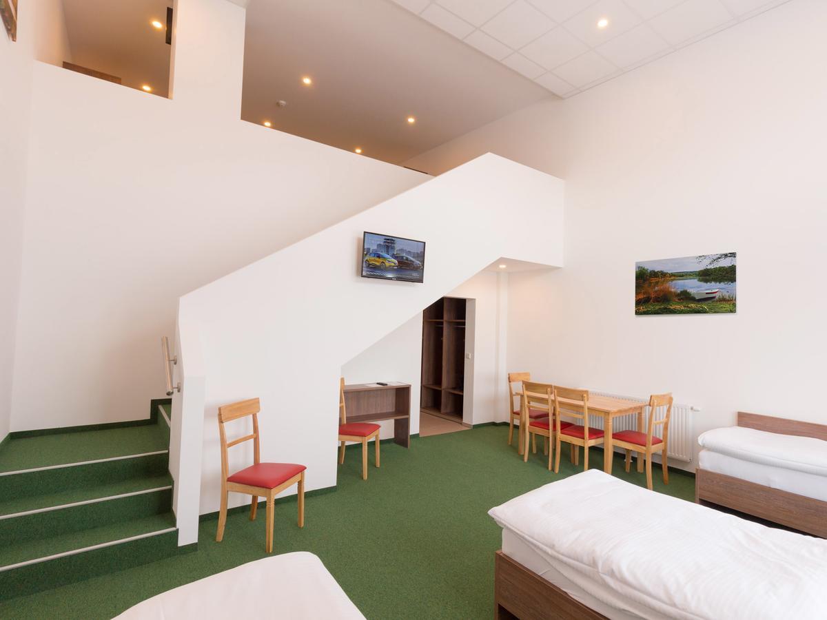 Winbudget "Bed&Breakfast" Винер-Нойштадт Экстерьер фото